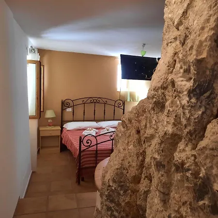 La Torre Da Luigi Santa Domenica Talao